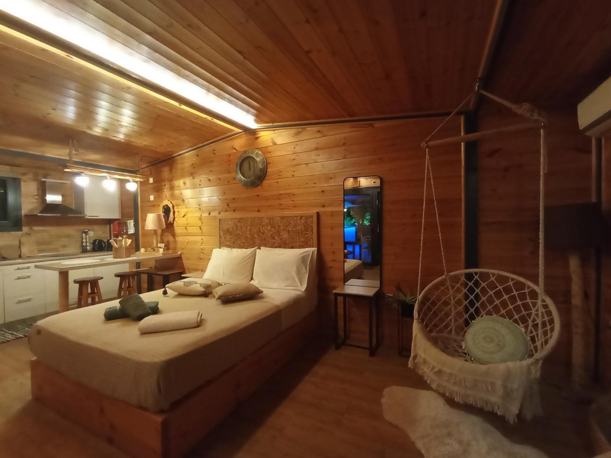 Apartment Wooden Summer House